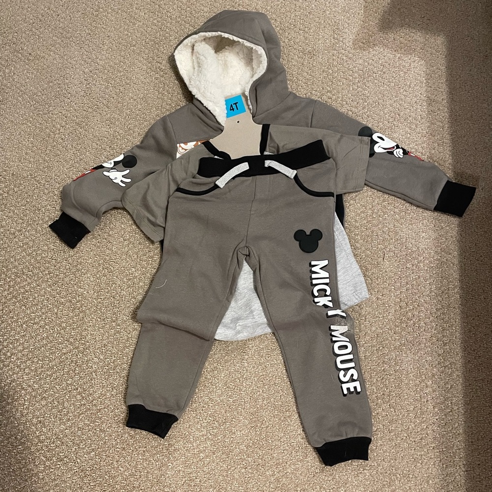 4t Mickey Mouse outfit